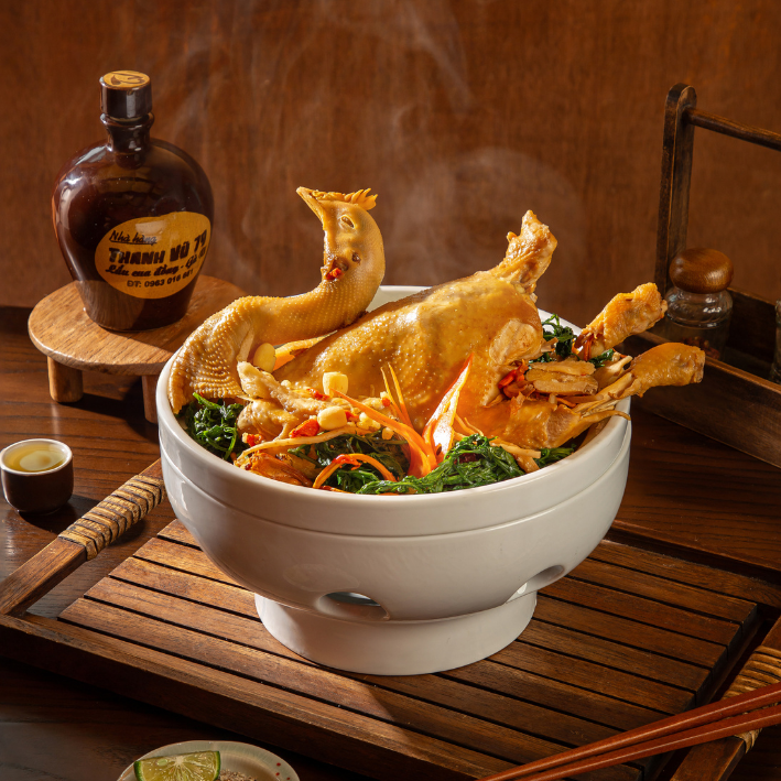 Gà Ri Hầm Nấm Đông Trùng